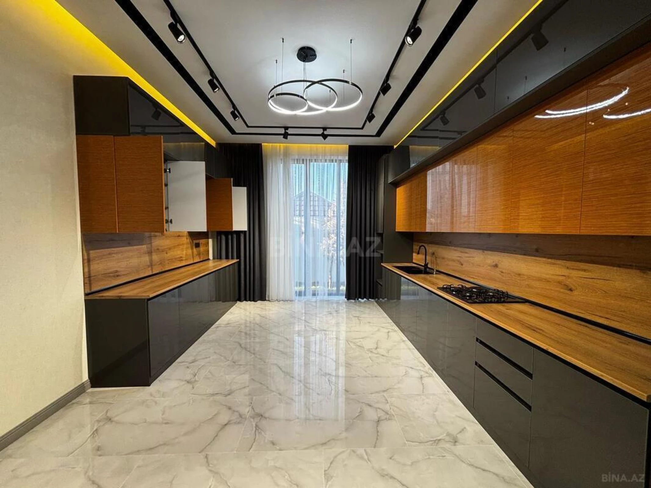 Satılır 4 otaqlı həyət evi 210 m²