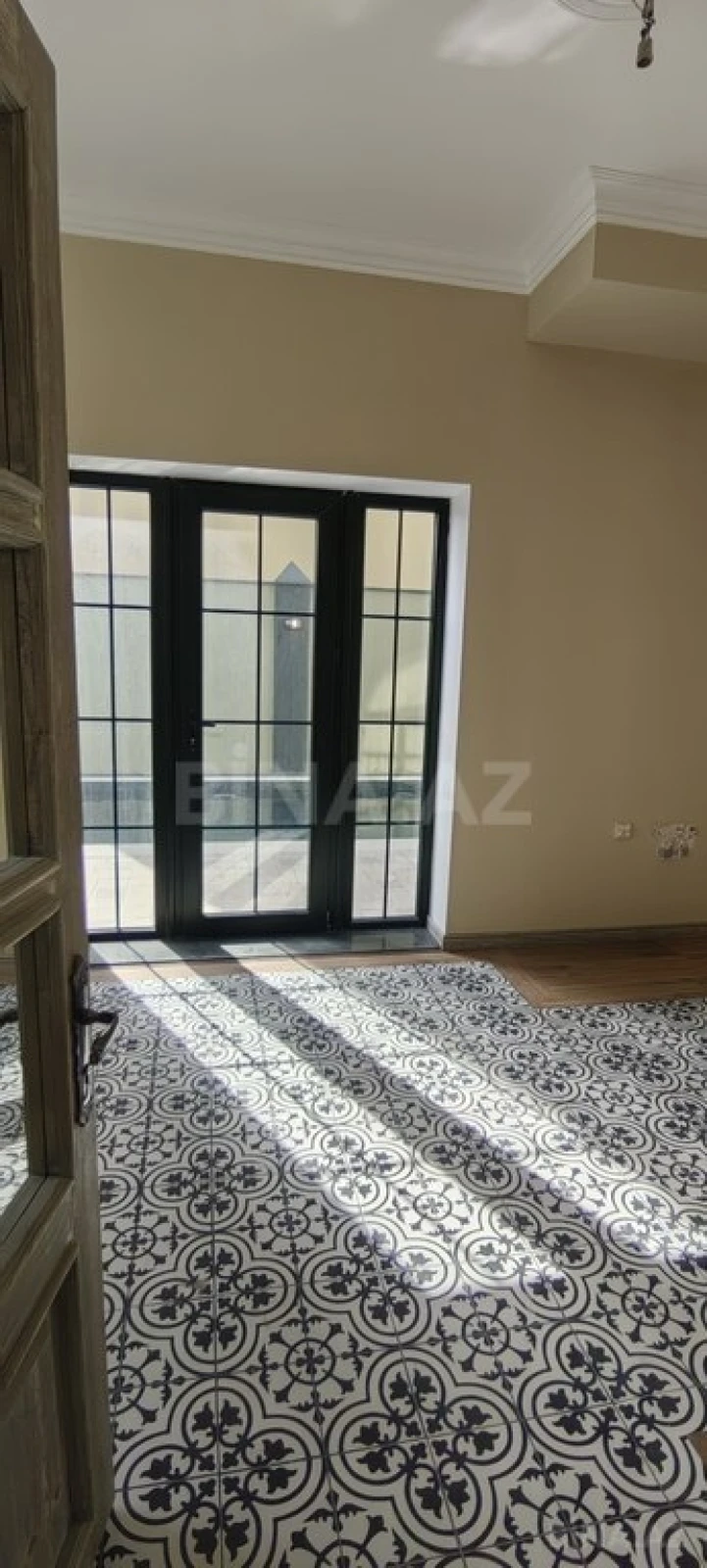 Satılır 5 otaqlı həyət evi 320 m²