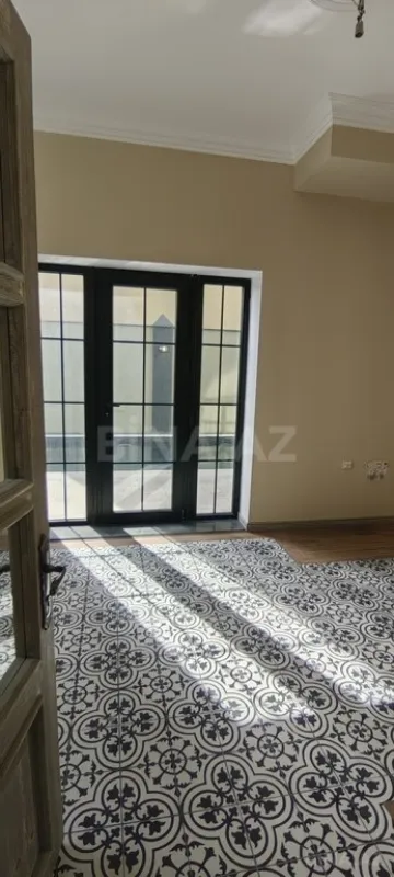 Satılır 5 otaqlı həyət evi 320 m²