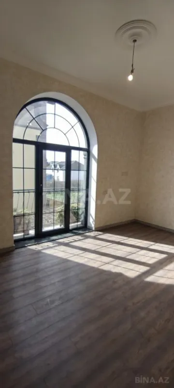 Satılır 5 otaqlı həyət evi 320 m²