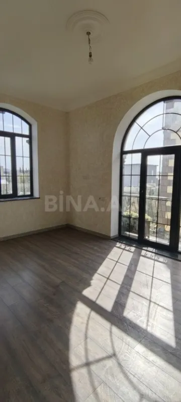 Satılır 5 otaqlı həyət evi 320 m²