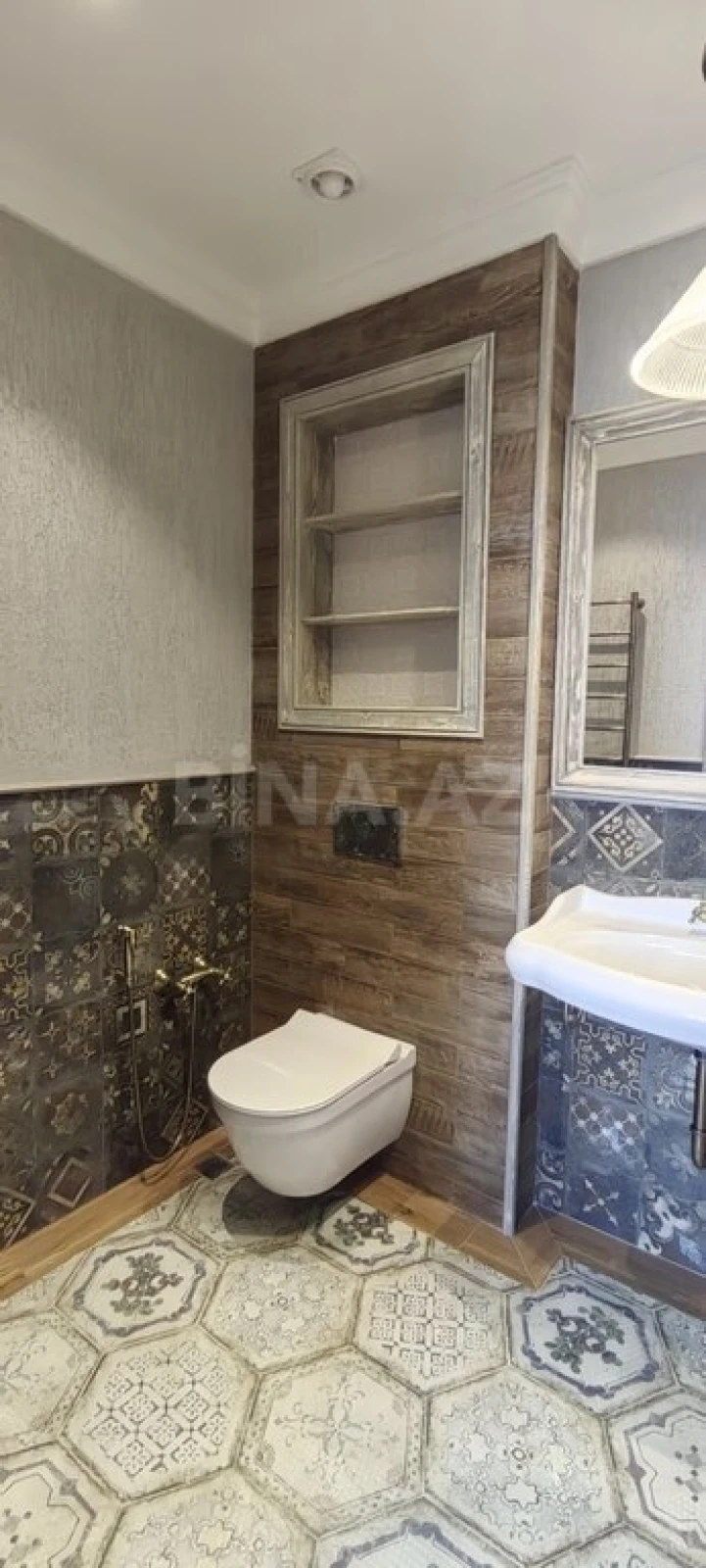 Satılır 5 otaqlı həyət evi 320 m²