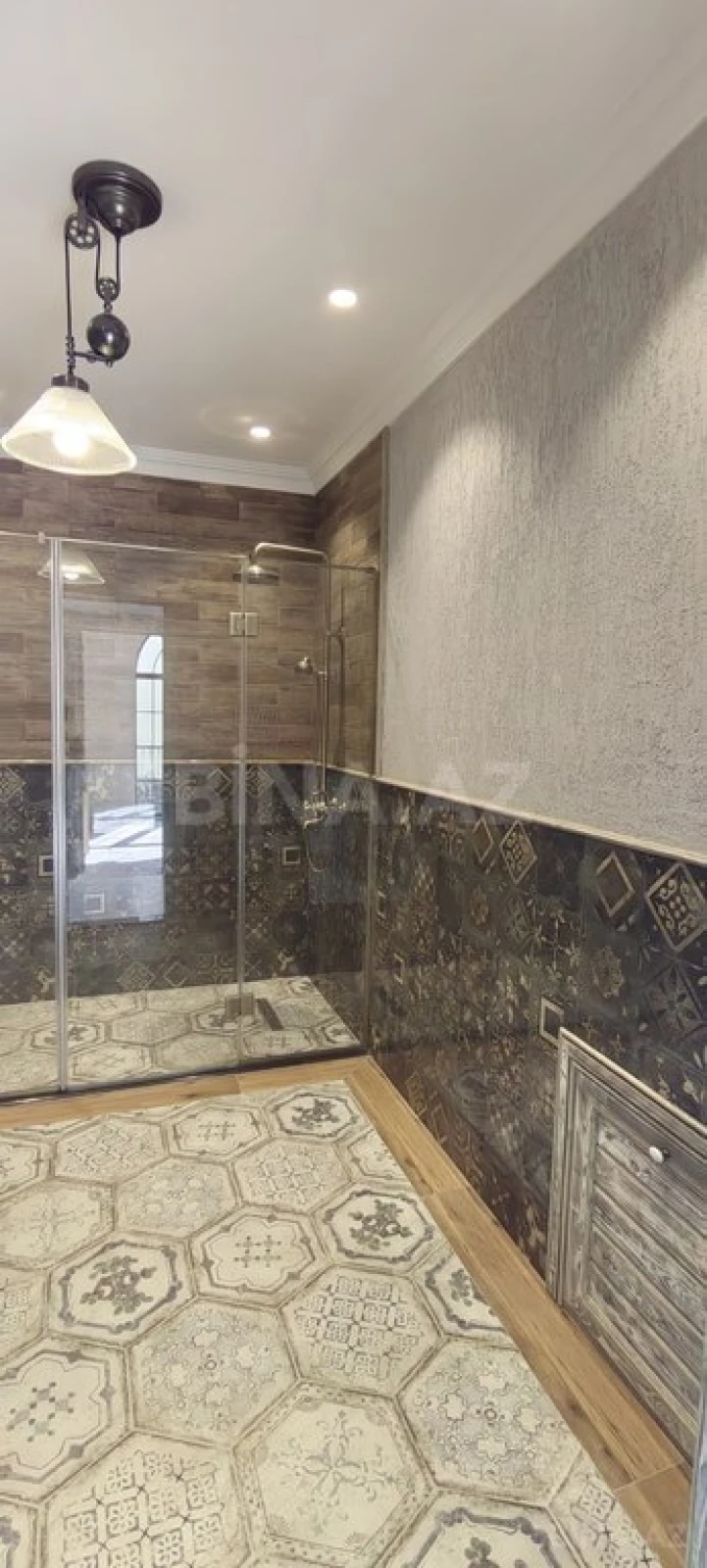 Satılır 5 otaqlı həyət evi 320 m²