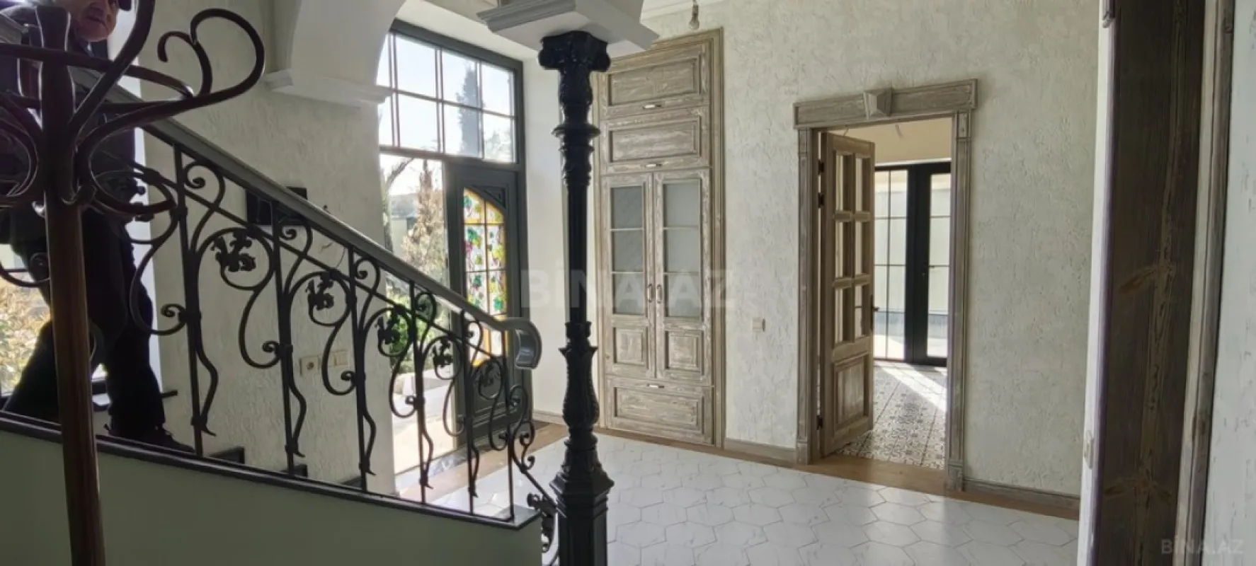 Satılır 5 otaqlı həyət evi 320 m²