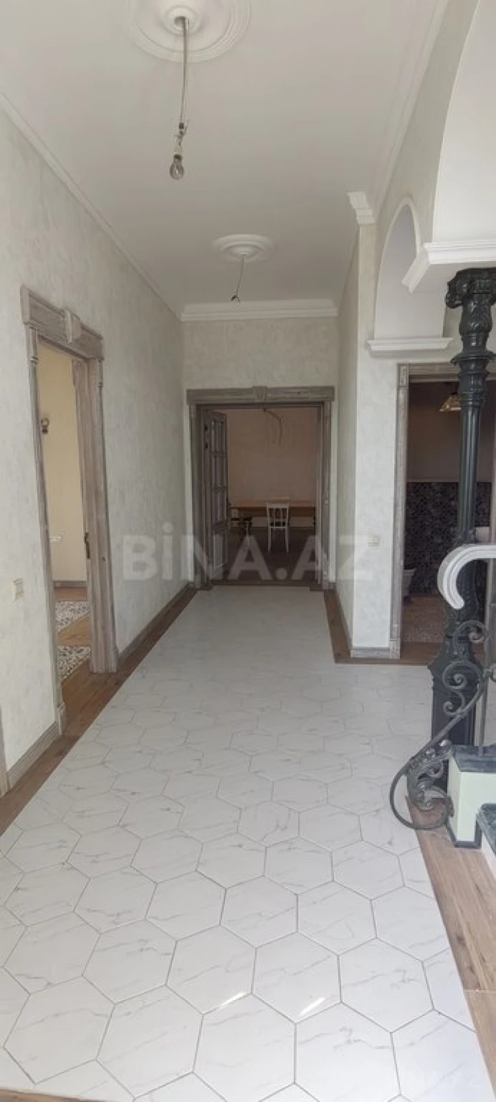 Satılır 5 otaqlı həyət evi 320 m²