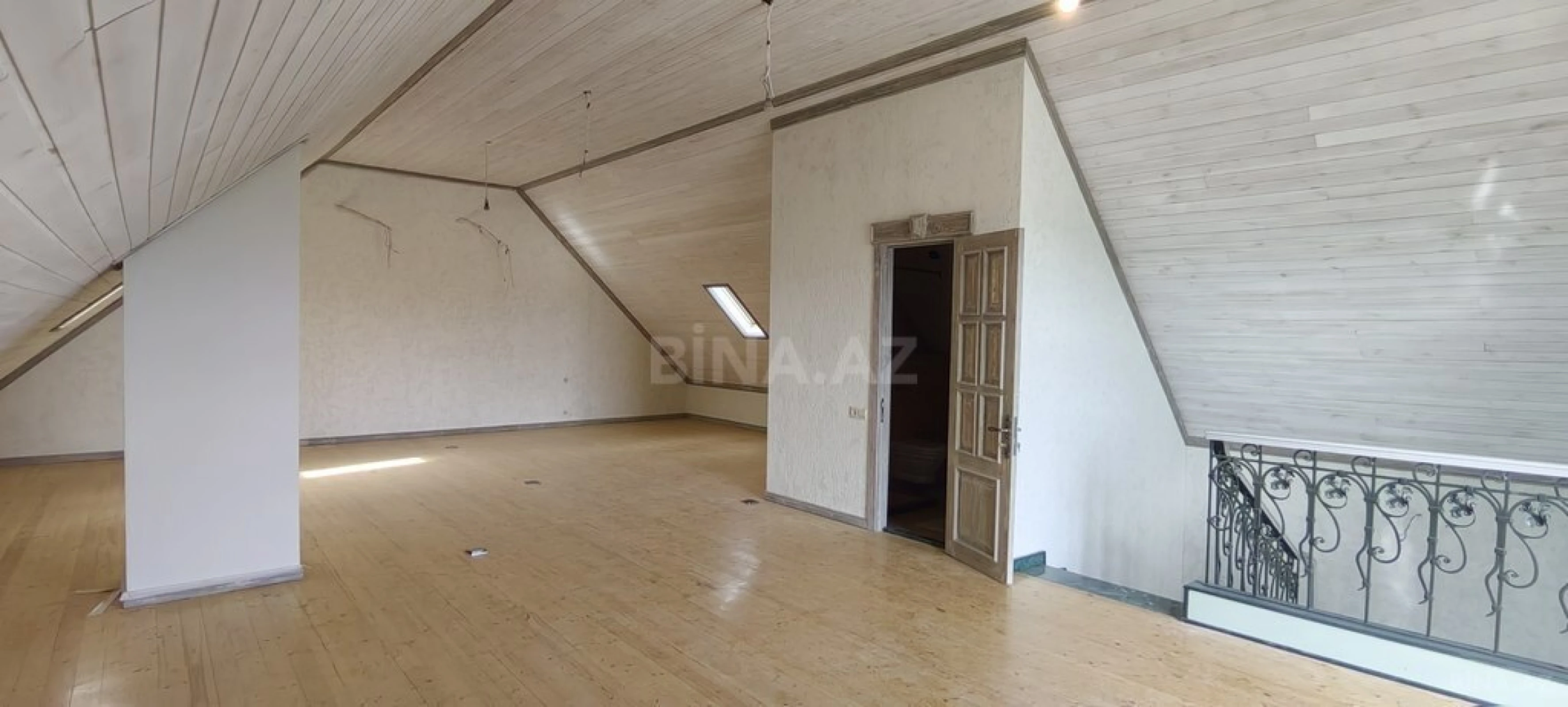 Satılır 5 otaqlı həyət evi 320 m²