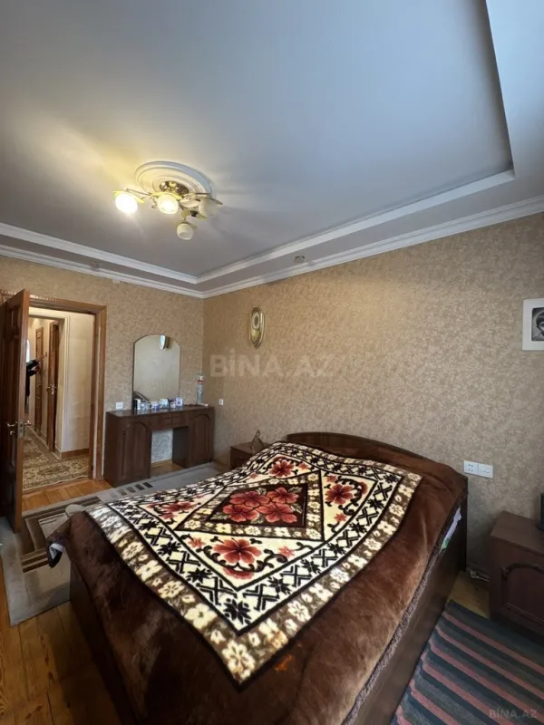 Satılır 4 otaqlı mənzil 95 m²