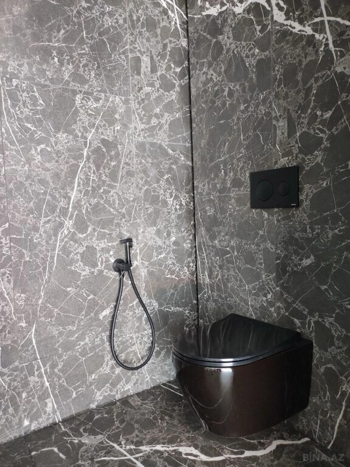 Satılır 14 otaqlı həyət evi 360 m²