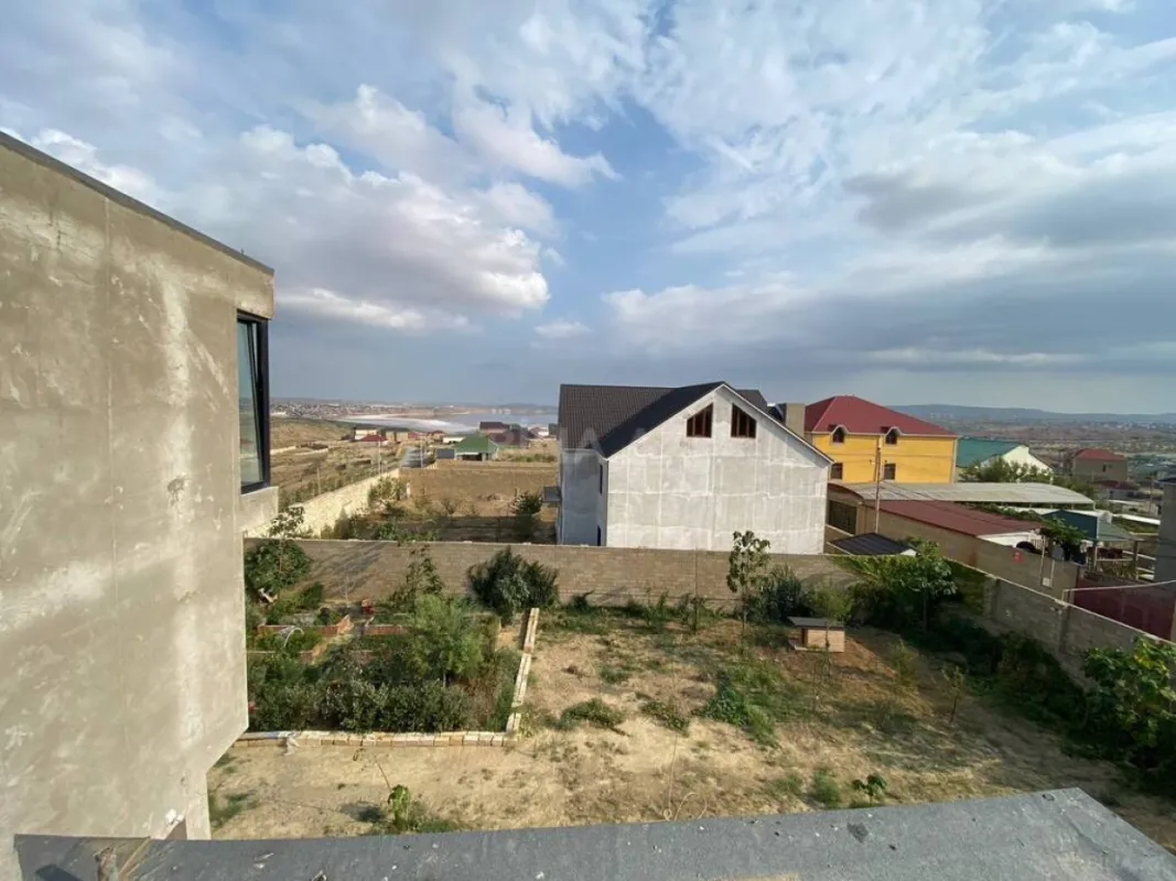 Satılır 14 otaqlı həyət evi 360 m²