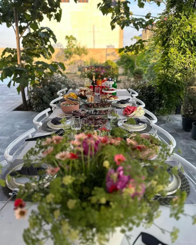 Satılır 14 otaqlı həyət evi 360 m²