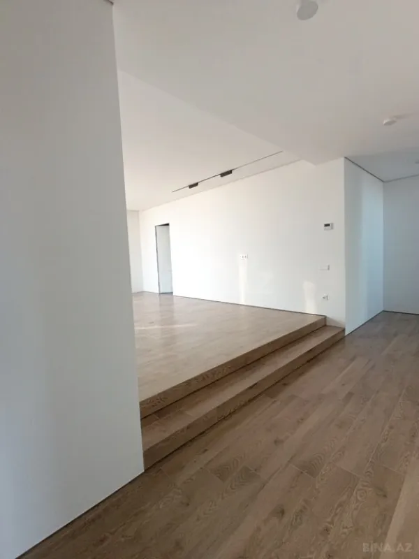 Satılır 14 otaqlı həyət evi 360 m²