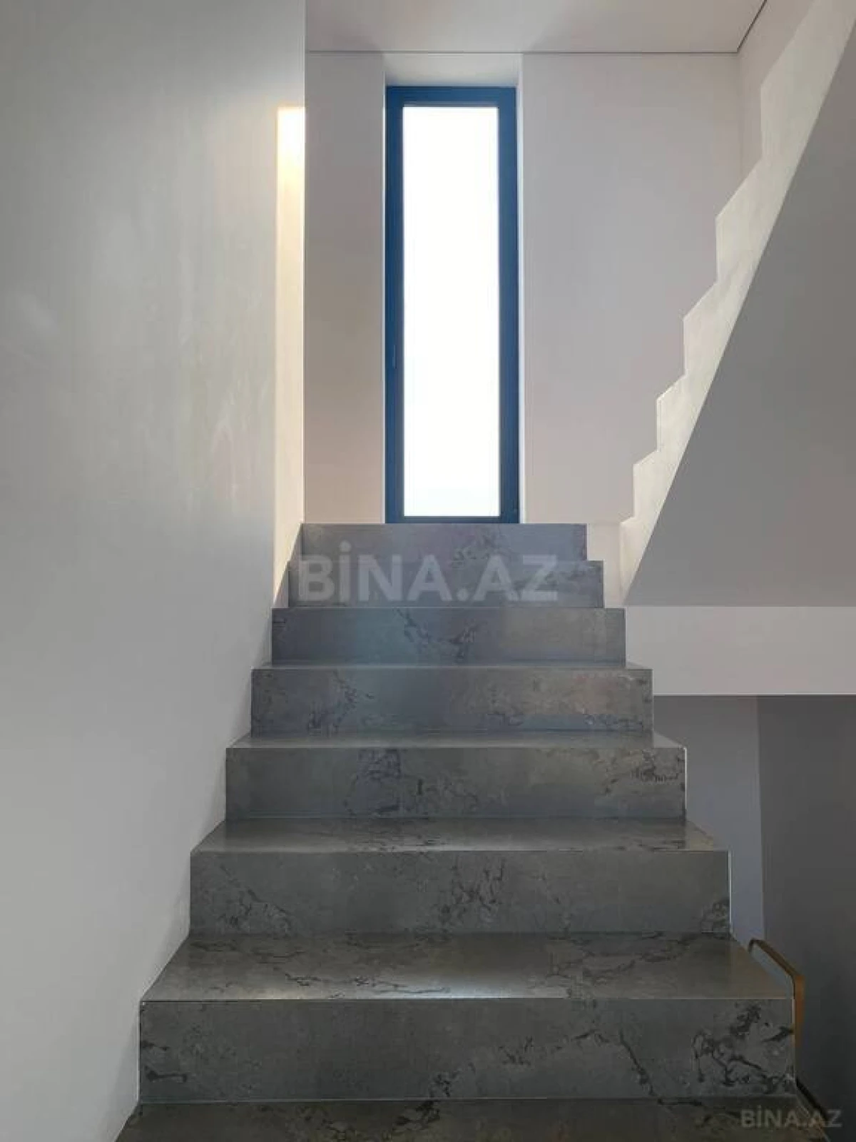 Satılır 14 otaqlı həyət evi 360 m²