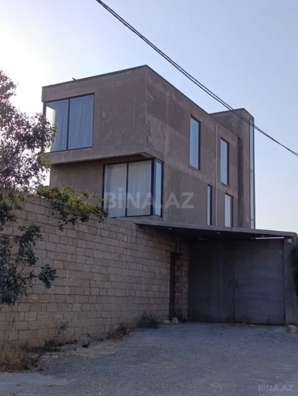 Satılır 14 otaqlı həyət evi 360 m²