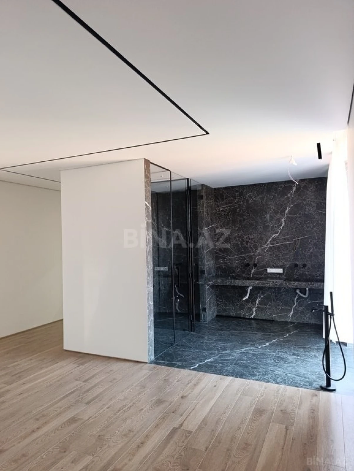 Satılır 14 otaqlı həyət evi 360 m²