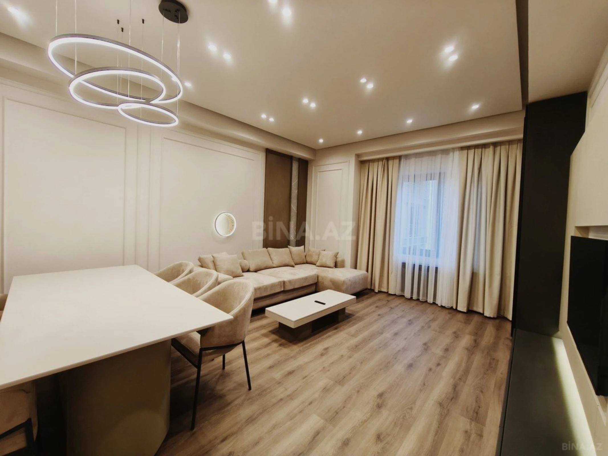 Kirayə verilir 3 otaqlı mənzil 140 m²