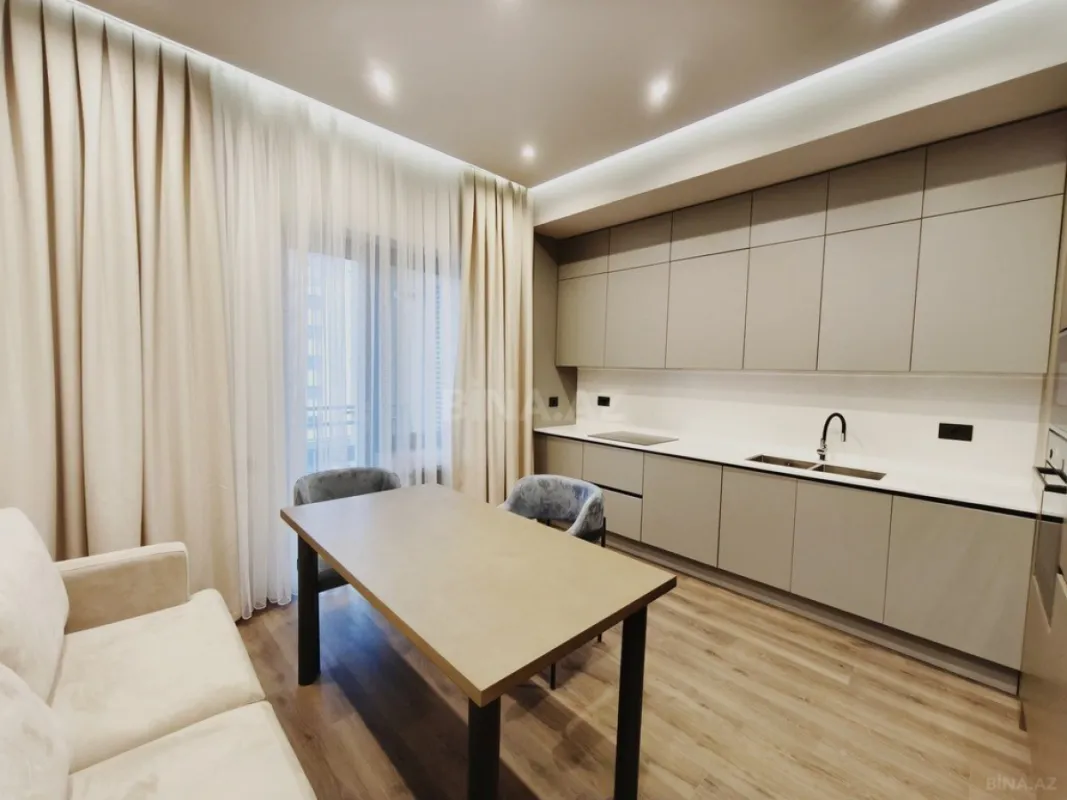 Kirayə verilir 3 otaqlı mənzil 140 m²