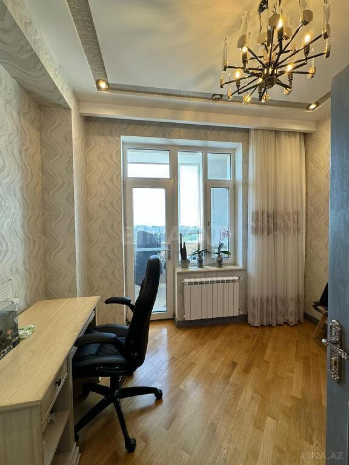 Satılır 4 otaqlı mənzil 227 m²