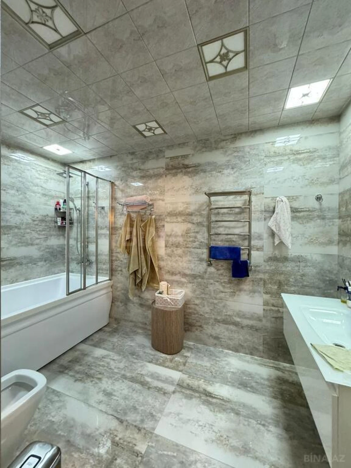 Satılır 4 otaqlı mənzil 227 m²