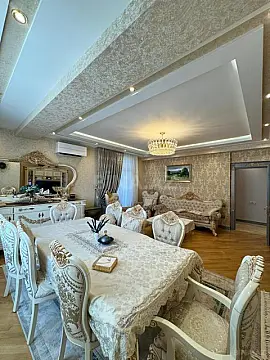 Satılır 4 otaqlı mənzil 227 m² — Bakı, Badamdar 4 otaq 227.00 m²