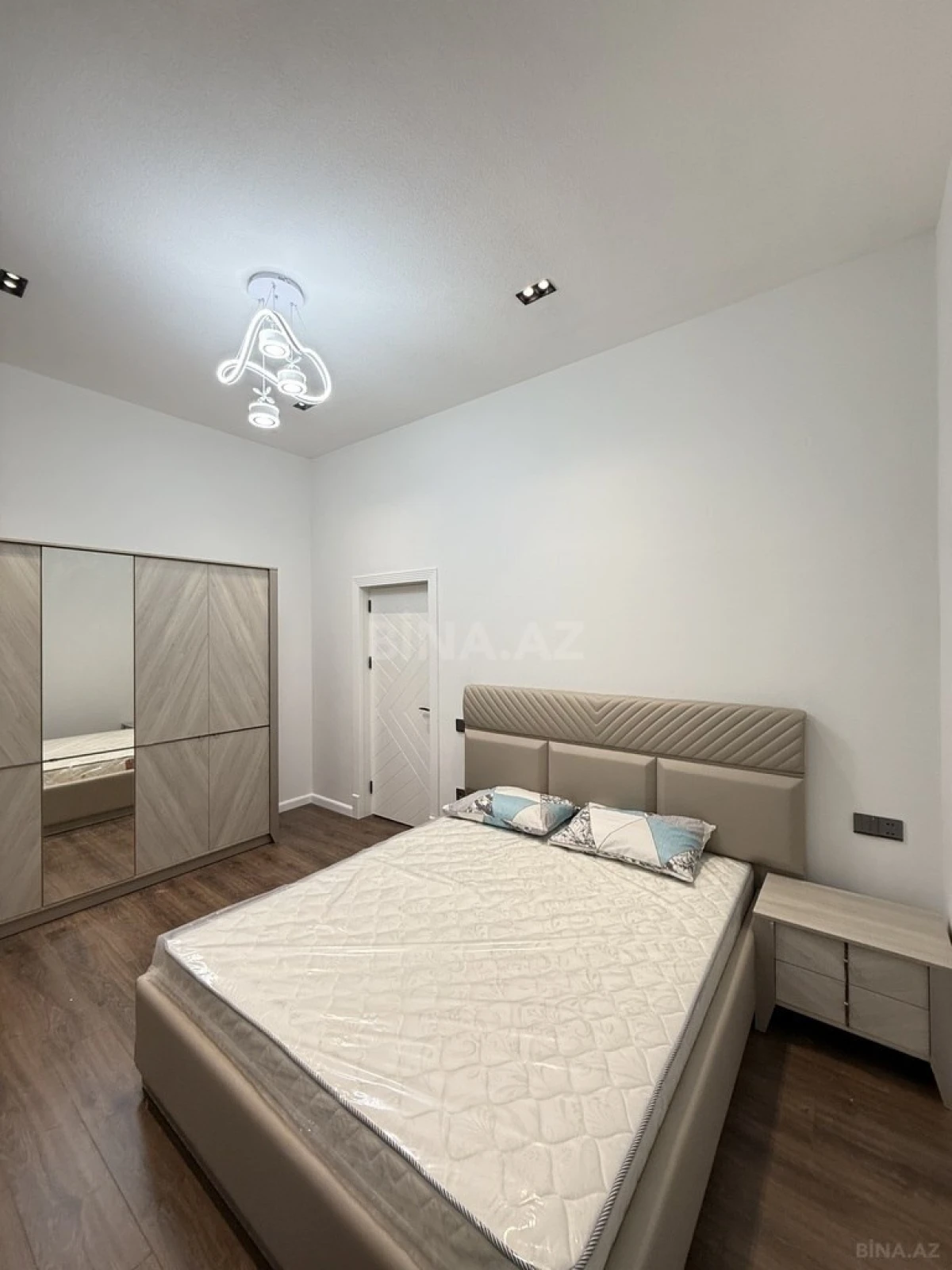 Satılır 4 otaqlı həyət evi 160 m²
