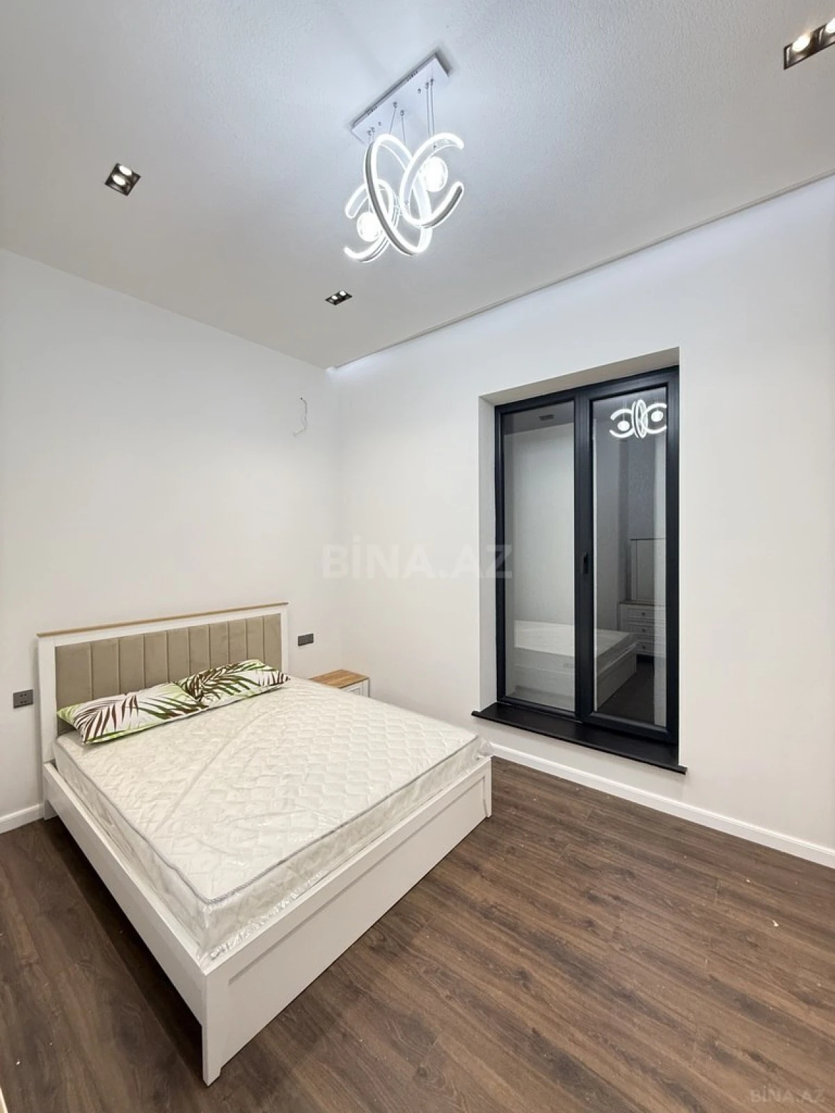 Satılır 4 otaqlı həyət evi 160 m²
