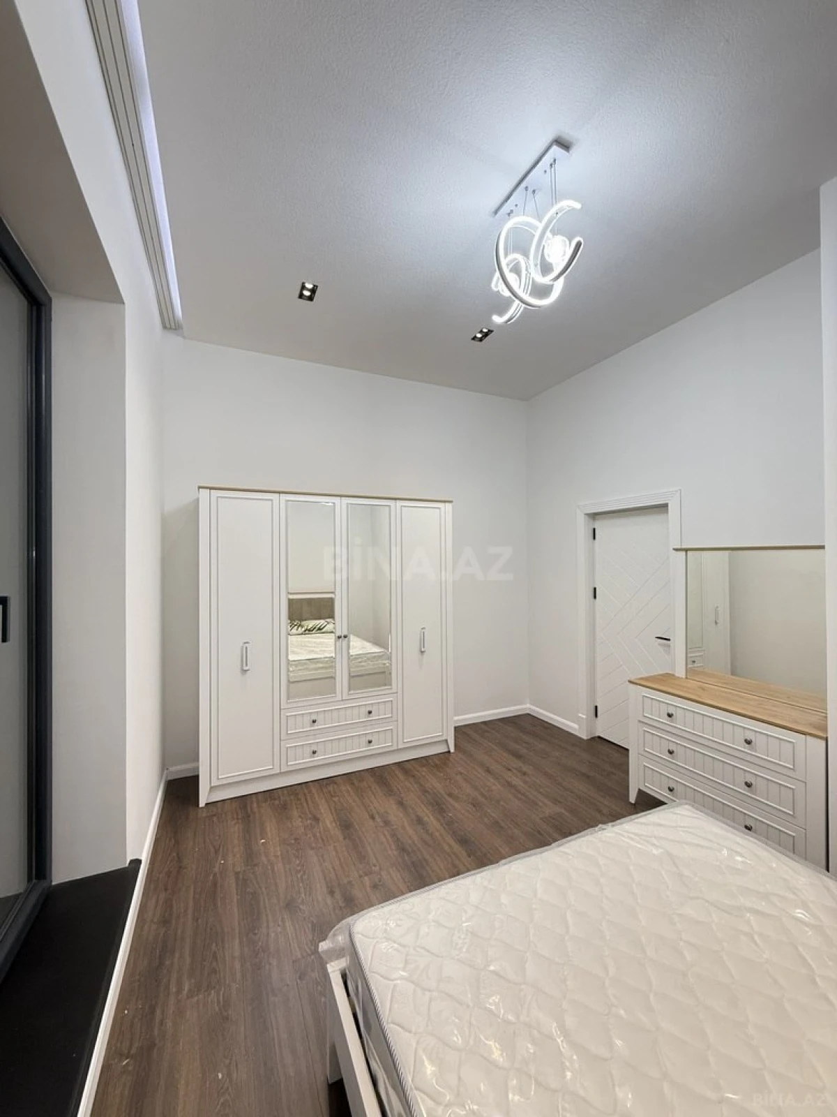 Satılır 4 otaqlı həyət evi 160 m²