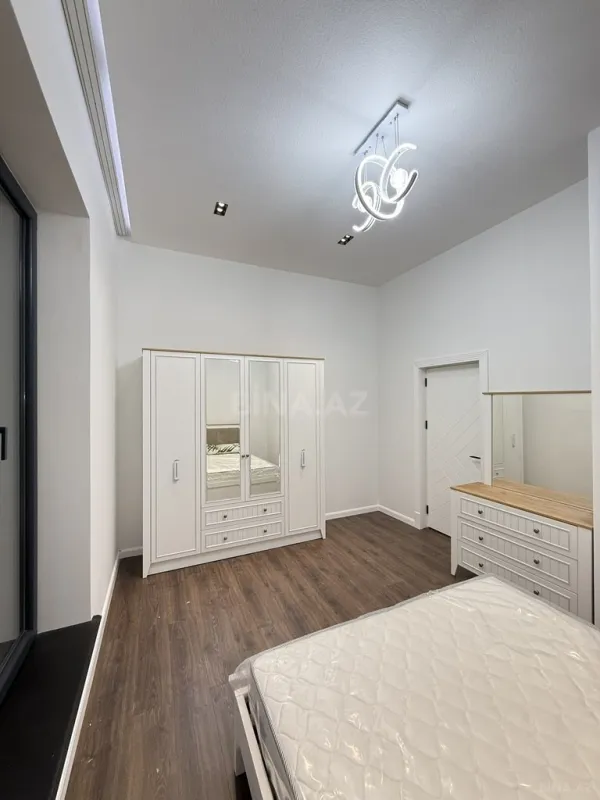 Satılır 4 otaqlı həyət evi 160 m²