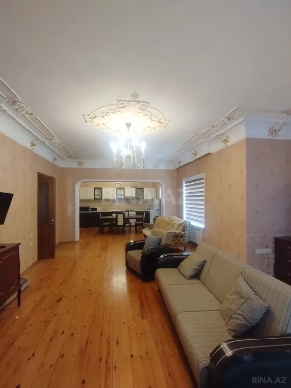 Satılır 7 otaqlı həyət evi 290 m²