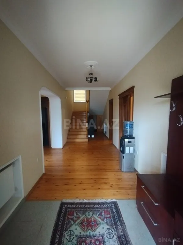 Satılır 7 otaqlı həyət evi 290 m²