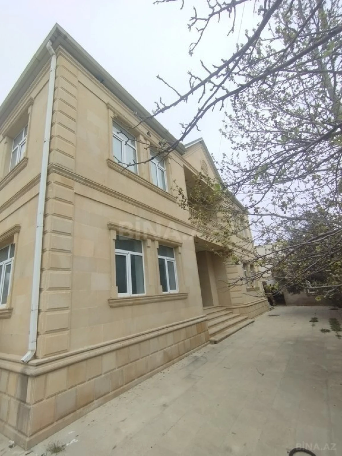 Satılır 7 otaqlı həyət evi 290 m²
