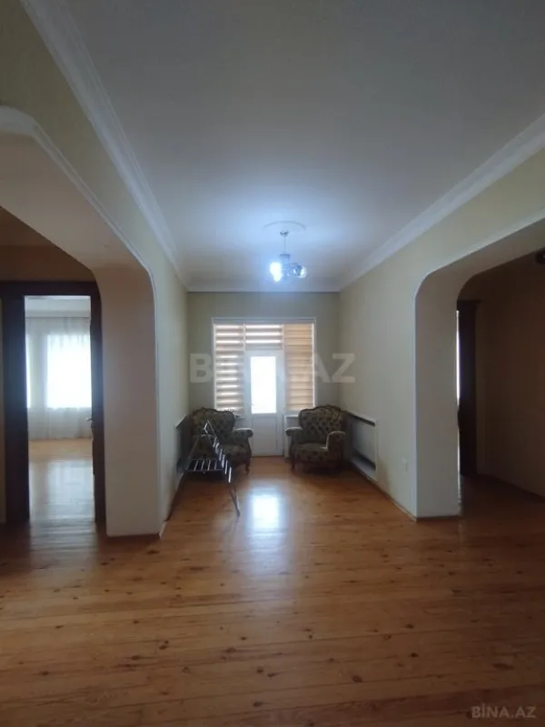 Satılır 7 otaqlı həyət evi 290 m²
