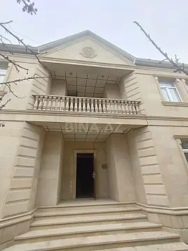 Satılır 7 otaqlı həyət evi 290 m²
