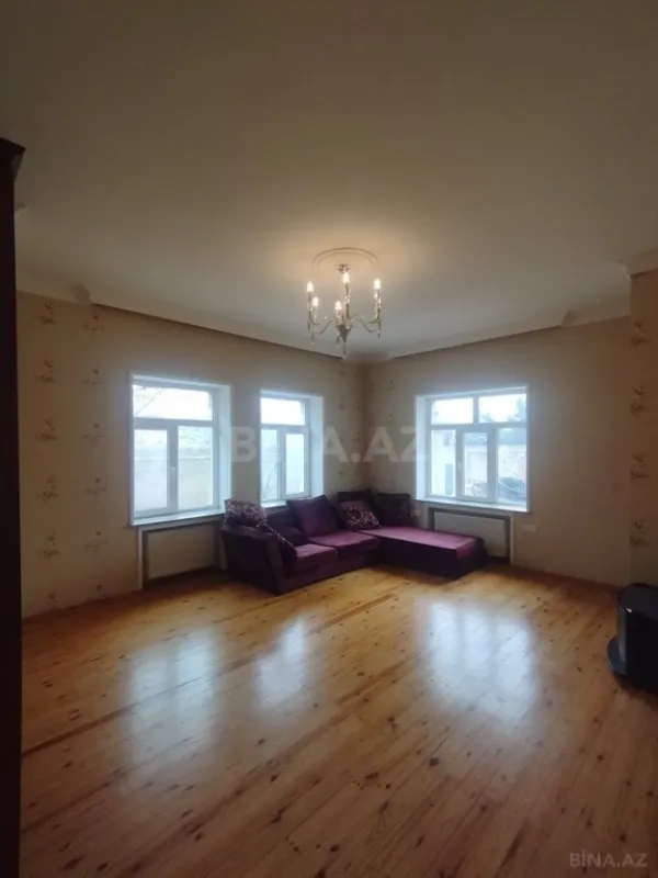 Satılır 7 otaqlı həyət evi 290 m²
