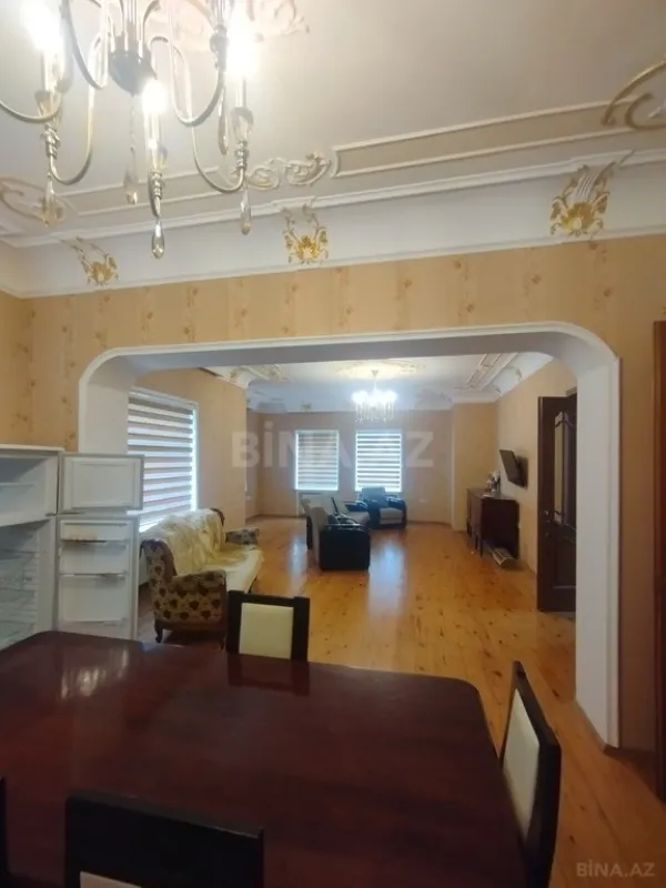 Satılır 7 otaqlı həyət evi 290 m²