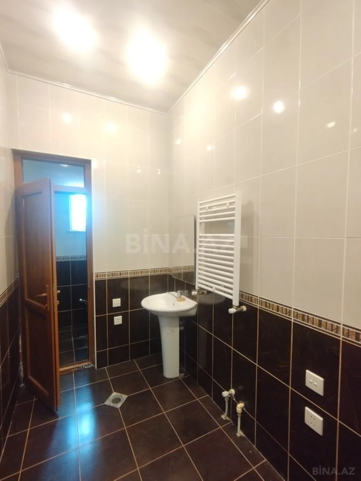 Satılır 7 otaqlı həyət evi 290 m²