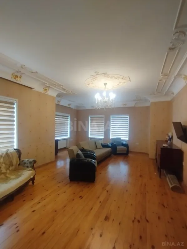 Satılır 7 otaqlı həyət evi 290 m²