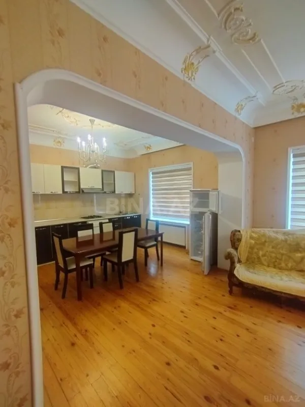 Satılır 7 otaqlı həyət evi 290 m²