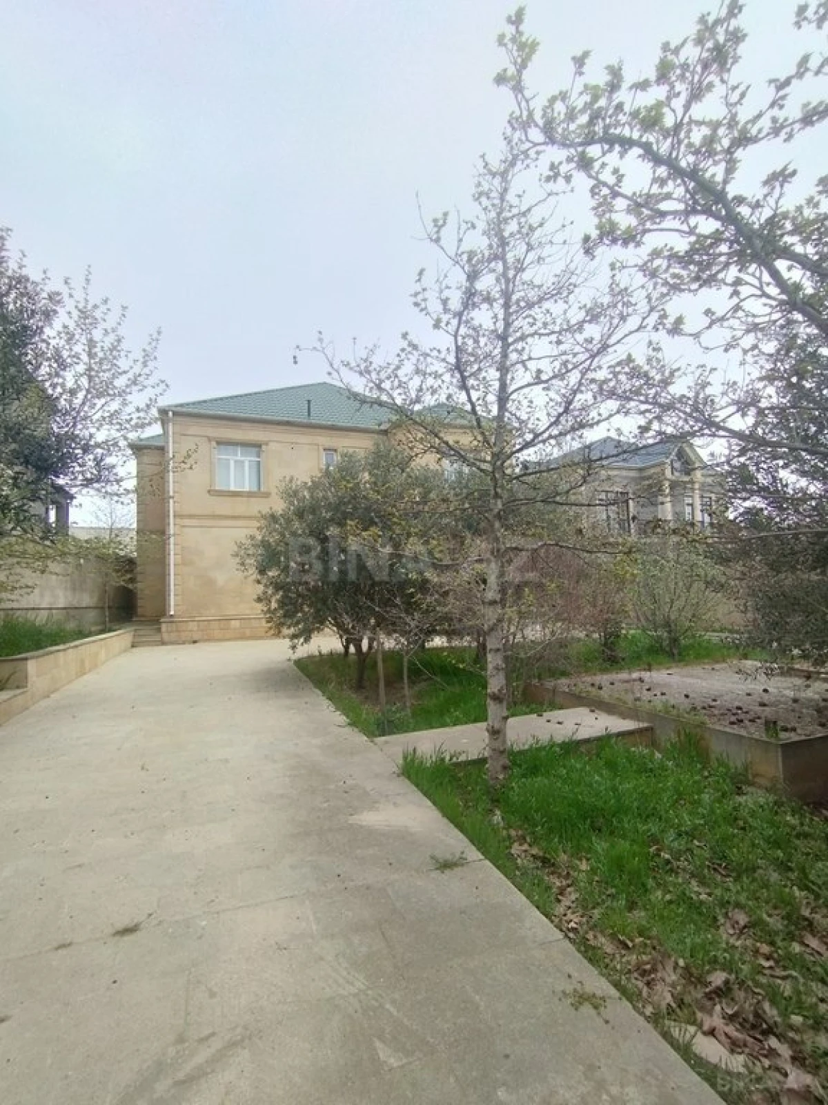 Satılır 7 otaqlı həyət evi 290 m²