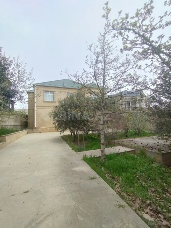 Satılır 7 otaqlı həyət evi 290 m²