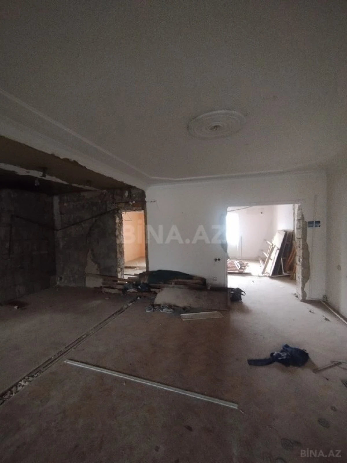 Satılır obyekt 150 m²