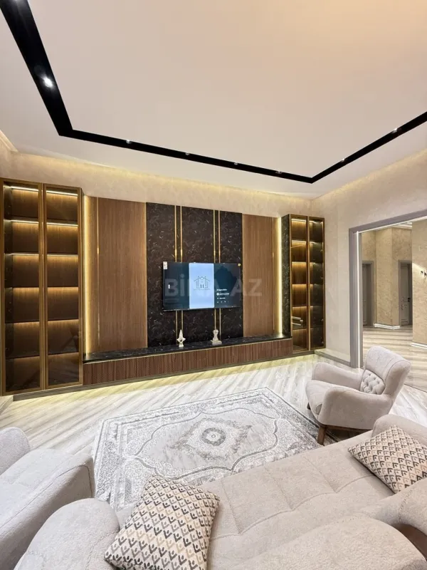 Satılır 5 otaqlı həyət evi 250 m²