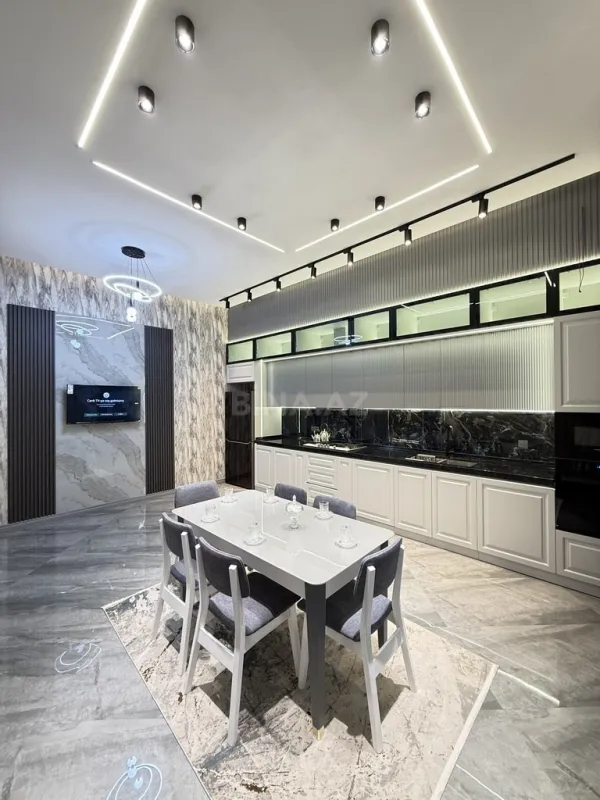 Satılır 5 otaqlı həyət evi 250 m²