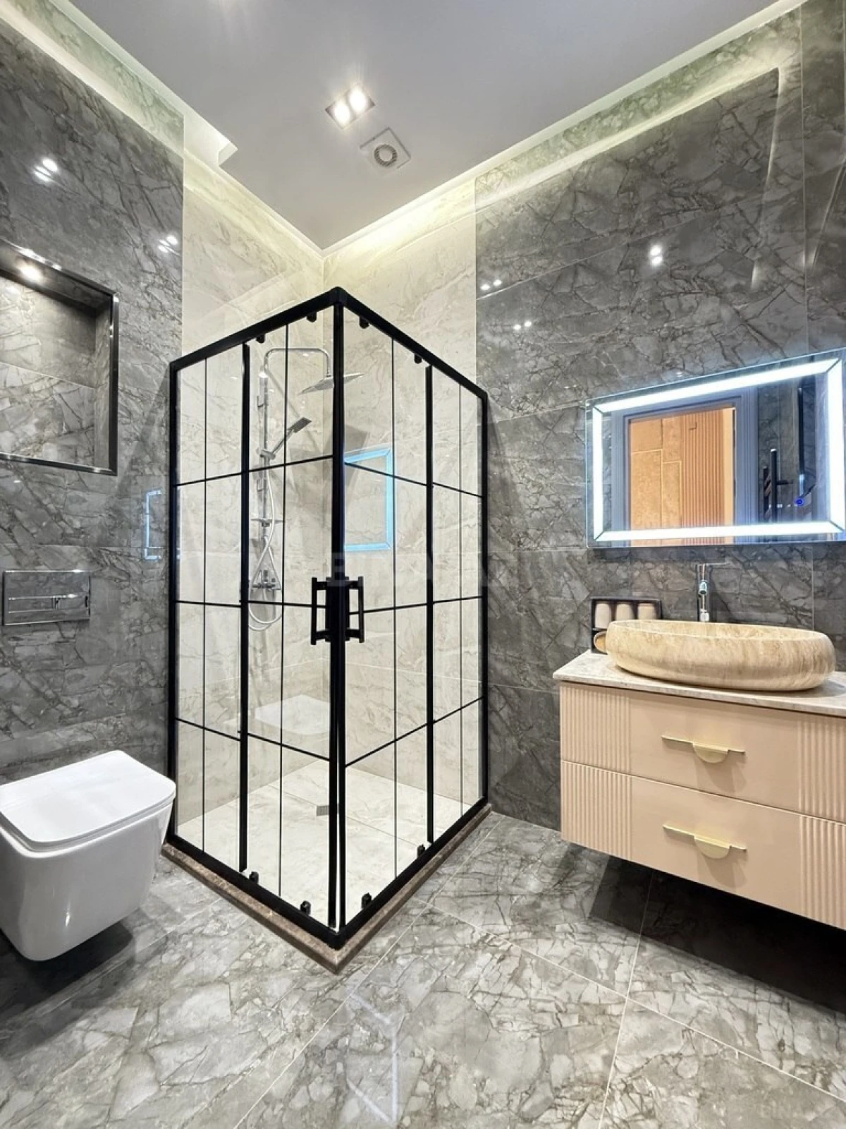 Satılır 5 otaqlı həyət evi 250 m²