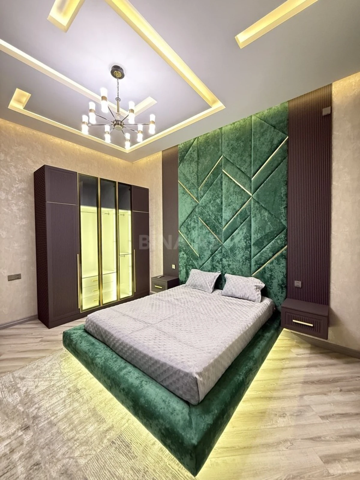 Satılır 5 otaqlı həyət evi 250 m²