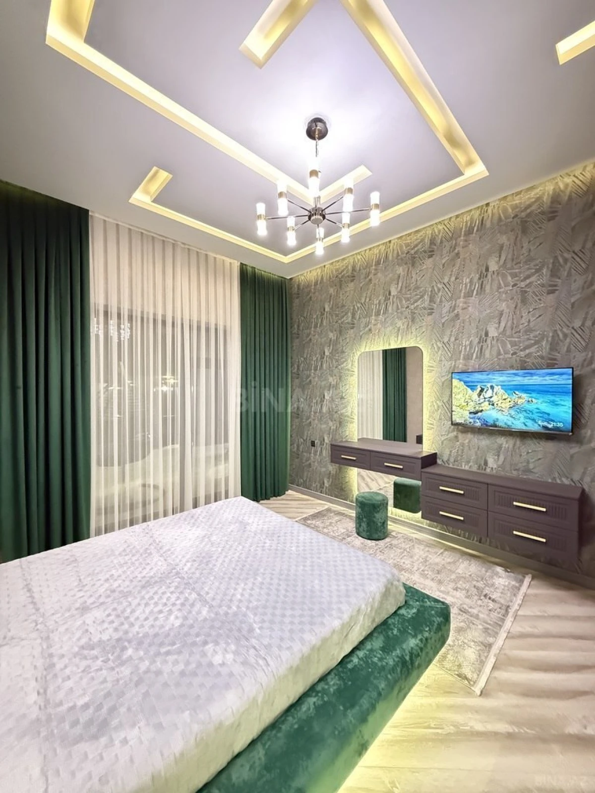 Satılır 5 otaqlı həyət evi 250 m²