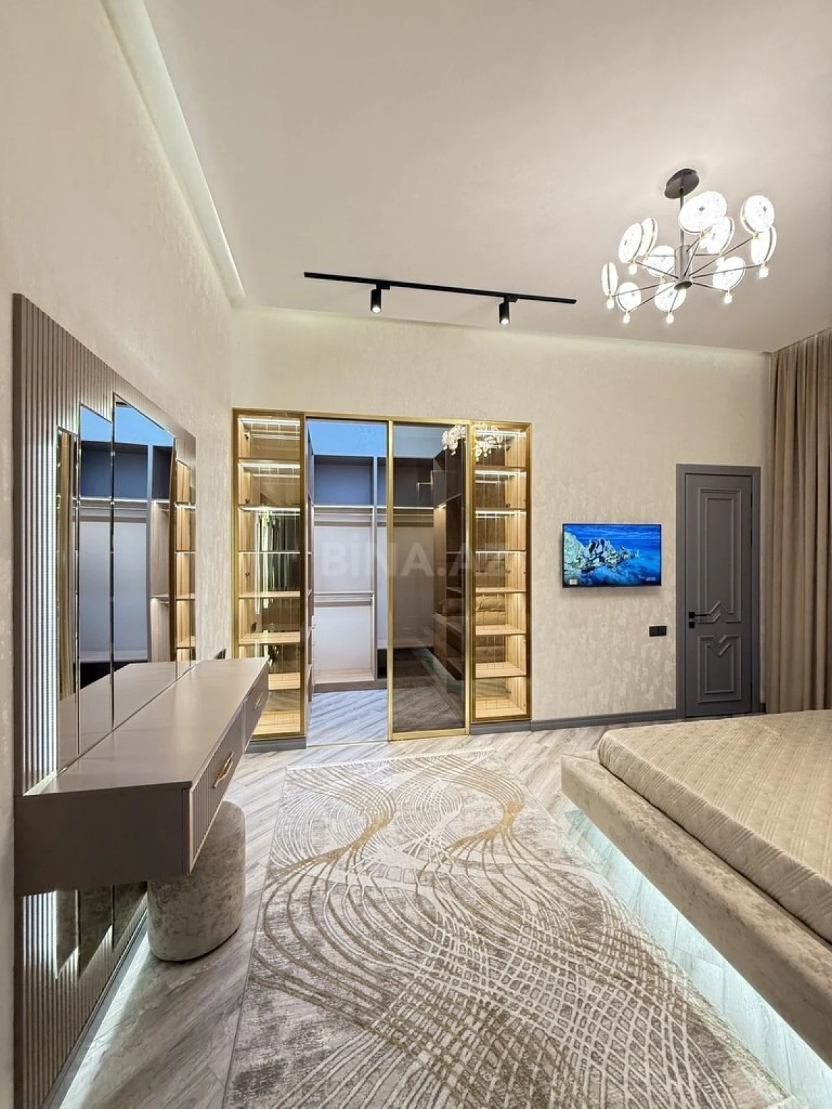 Satılır 5 otaqlı həyət evi 250 m²