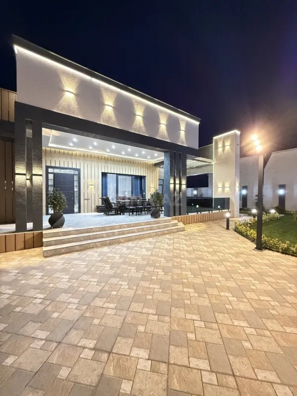 Satılır 5 otaqlı həyət evi 250 m²