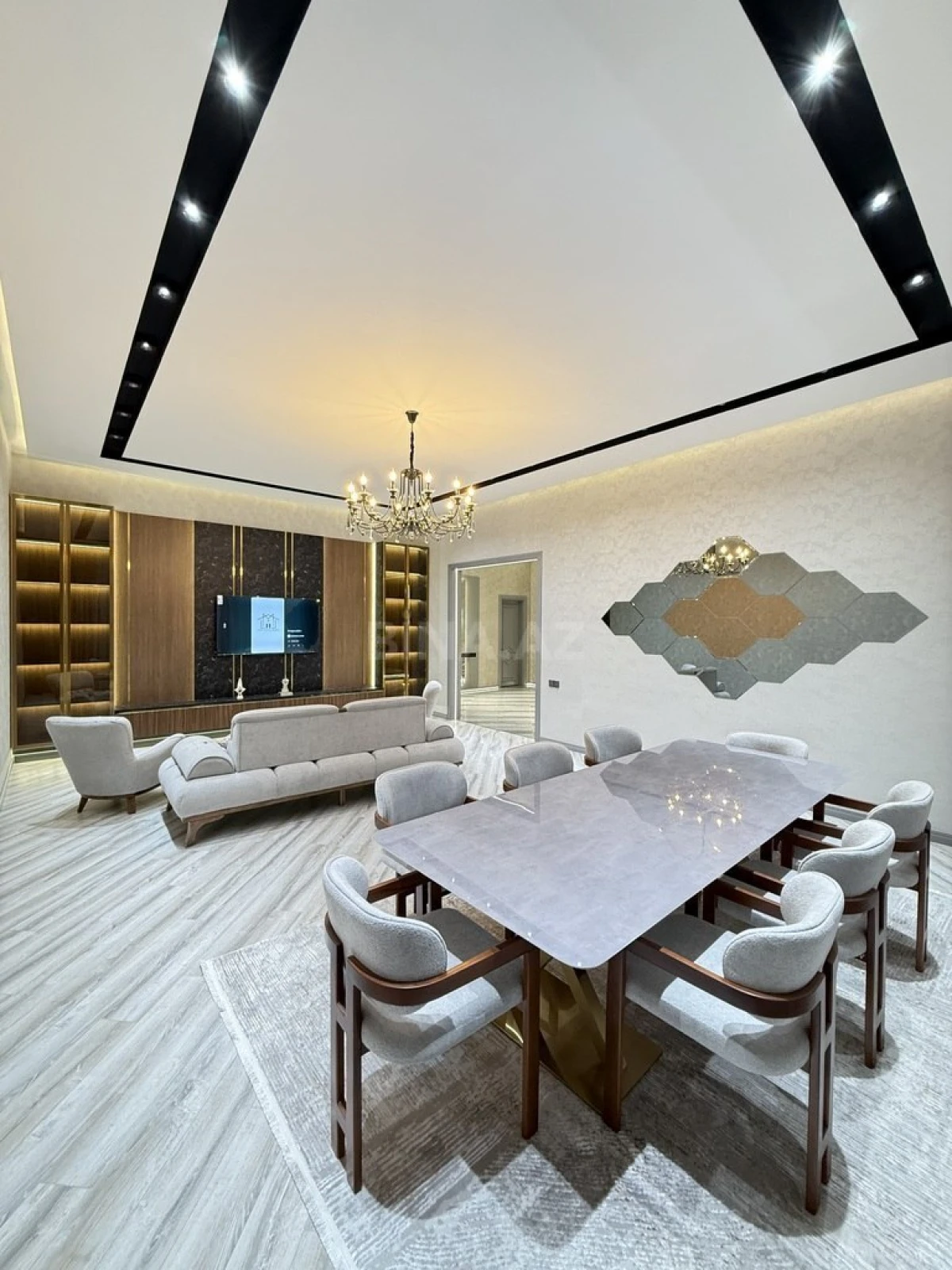 Satılır 5 otaqlı həyət evi 250 m²