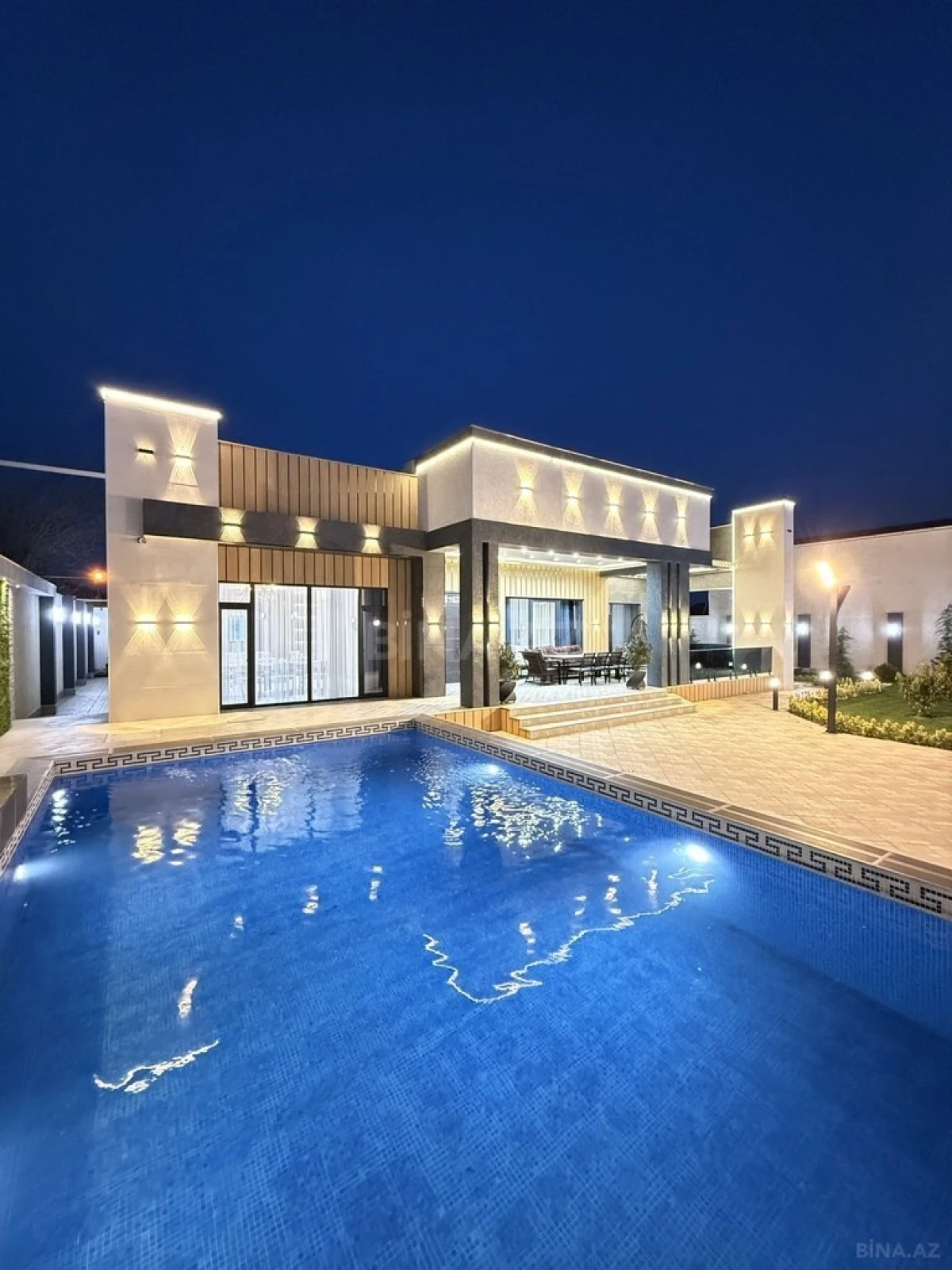 Satılır 5 otaqlı həyət evi 250 m²