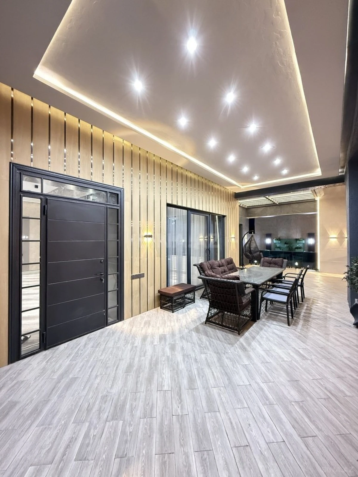 Satılır 5 otaqlı həyət evi 250 m²